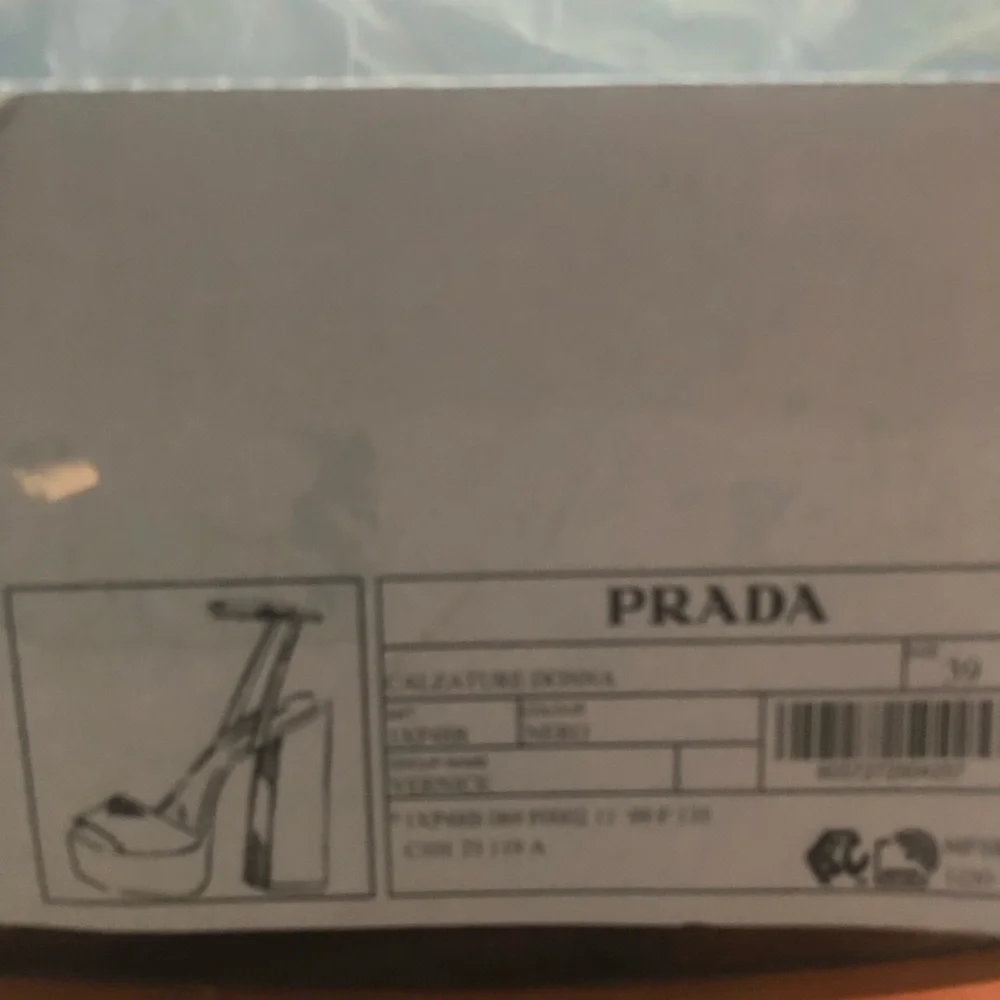 NIB $1290 Prada Patent Platform Sandal in BLACK Patent, Size 9US / 39EU
